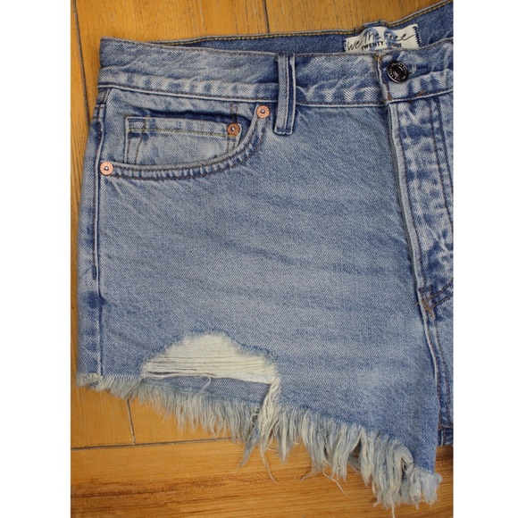 We the Free High Rise Distressed Denim Frayed Fringe Hem Jean shorts 28 6 - Picture 2 of 7